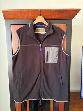 Men's Black Fleece Vest with Contrast Gray Trim